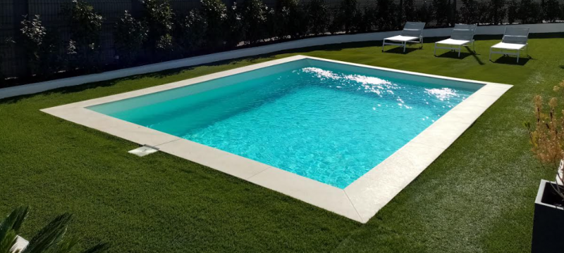 Modèle piscine coque moins de 10 m² Mini Karé